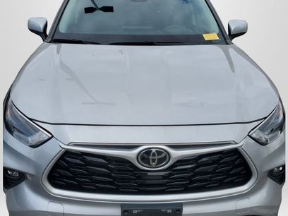Used 2023 Toyota Highlander LE