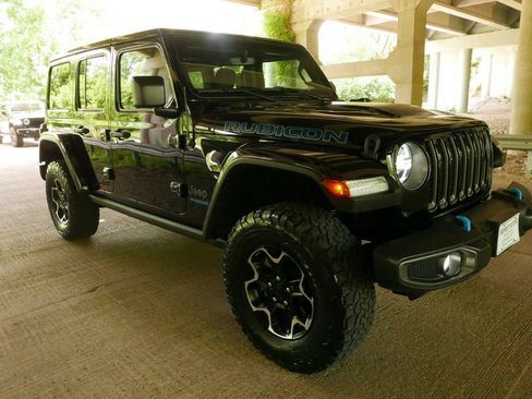 Used 2021 Jeep Wrangler Unlimited Rubicon 4xe w/ Cold Weather Group AWD/4WD image 37