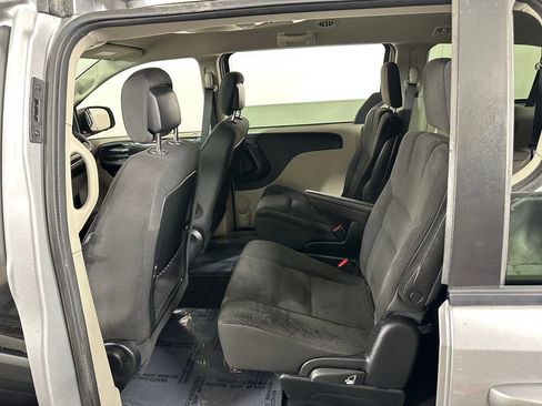 Used 2017 Dodge Grand Caravan SE w/ Power Window Group image 19