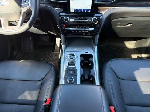 Certified 2024 Ford Explorer Limited w/ Limited Technology Package image 19