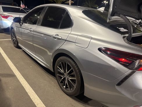Used 2022 Toyota Camry SE w/ Carpet Mat Package (TMS) image 6