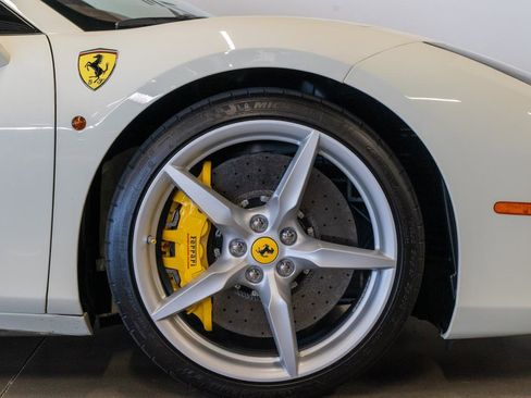 Used 2018 Ferrari 488 Spider image 37