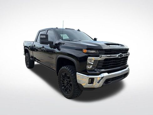 Used 2025 Chevrolet Silverado 2500 LT w/ Leather Package AWD/4WD image 4