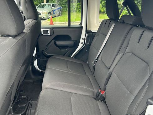 Used 2023 Jeep Wrangler Unlimited w/ Sun & Screen Package AWD/4WD image 15