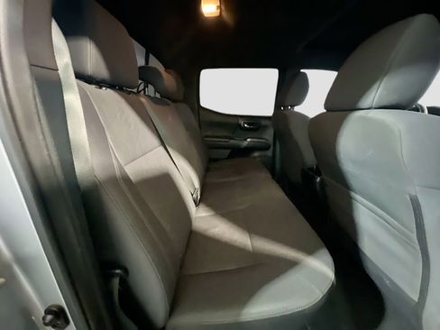 Used 2016 Toyota Tacoma TRD Sport image 20