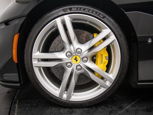 Used 2023 Ferrari Portofino M RWD image 41