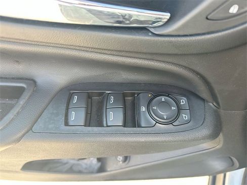 Used 2019 Chevrolet Equinox LT image 36