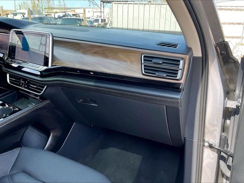 Used 2024 Volkswagen Atlas SE image 20