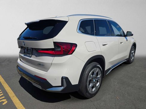 Used 2026 BMW X1 xDrive28i w/ Technology Package AWD/4WD image 3