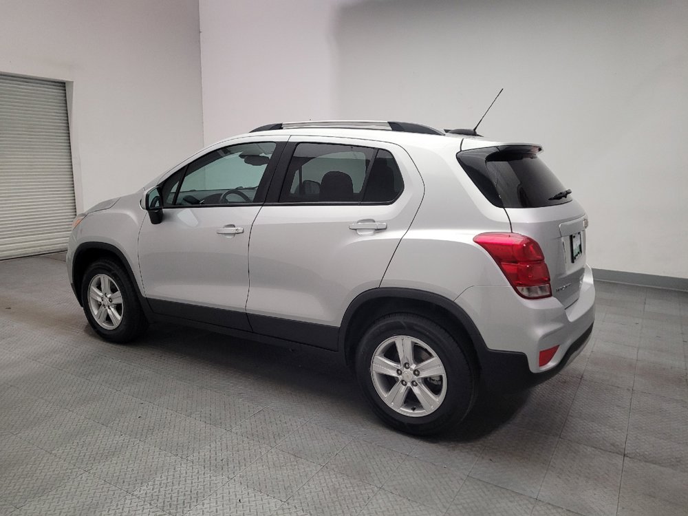 Used 2022 Chevrolet Trax LT w/ LT Convenience Package AWD/4WD image 3