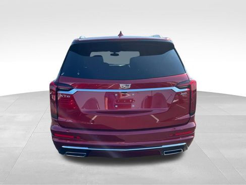 Used 2024 Cadillac XT6 Premium Luxury w/ LPO, Floor Liner Package FWD image 4