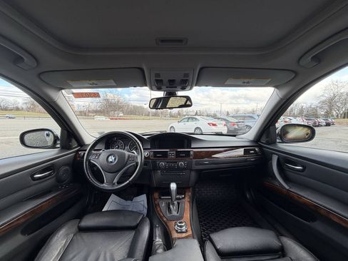 Used 2011 BMW 335i xDrive Sedan AWD/4WD image 17
