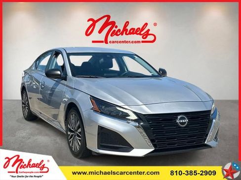 Used 2024 Nissan Altima 2.5 SV FWD image 1