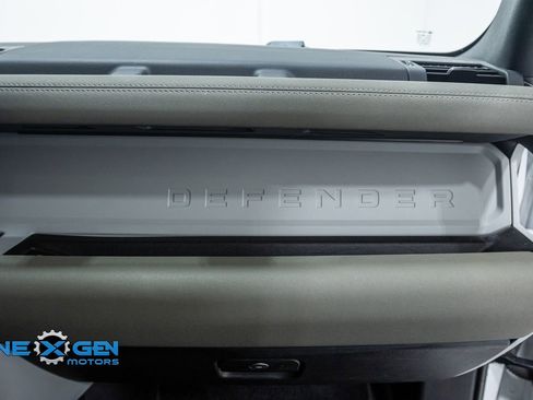 Used 2023 Land Rover Defender 110 S image 41