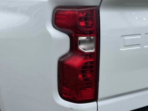 Used 2023 Chevrolet Silverado 2500 Custom image 11