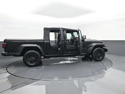 Used 2022 Jeep Gladiator Sport AWD/4WD image 26