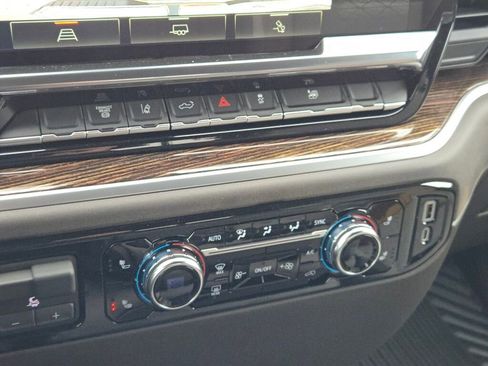 New 2026 GMC Sierra 2500 SLE w/ Preferred Package image 29