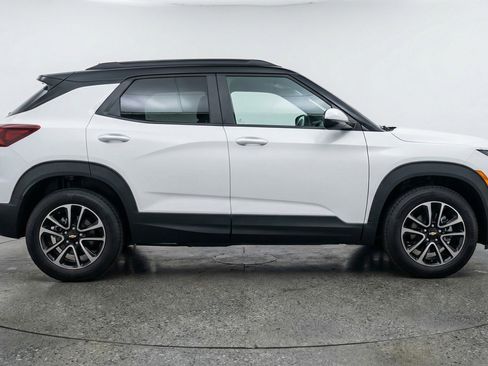 Used 2025 Chevrolet TrailBlazer LT FWD image 11