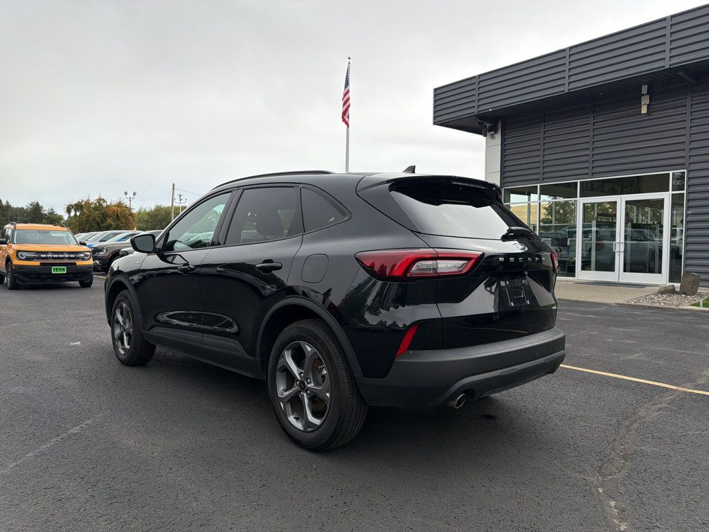 Used 2025 Ford Escape ST-Line AWD/4WD image 11