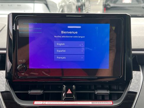 Used 2025 Toyota Corolla LE image 28