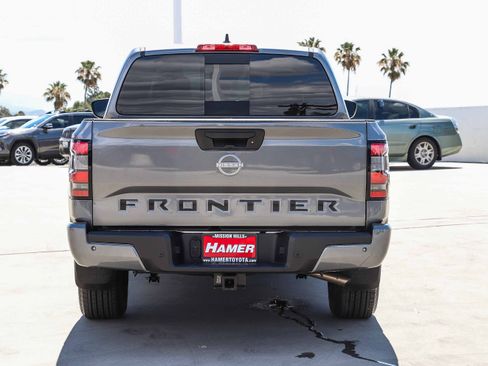Used 2025 Nissan Frontier SV w/ SV Convenience Package RWD image 6