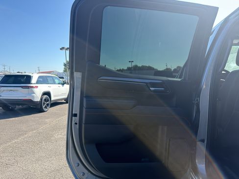 Used 2023 GMC Sierra 1500 AT4 w/ Technology Package AWD/4WD image 26