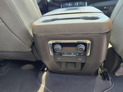 Used 2022 Chevrolet Tahoe LT w/ LT Signature Plus Package RWD image 37