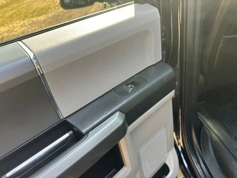 Used 2017 Ford F150 XLT w/ Equipment Group 302A Luxury AWD/4WD image 15