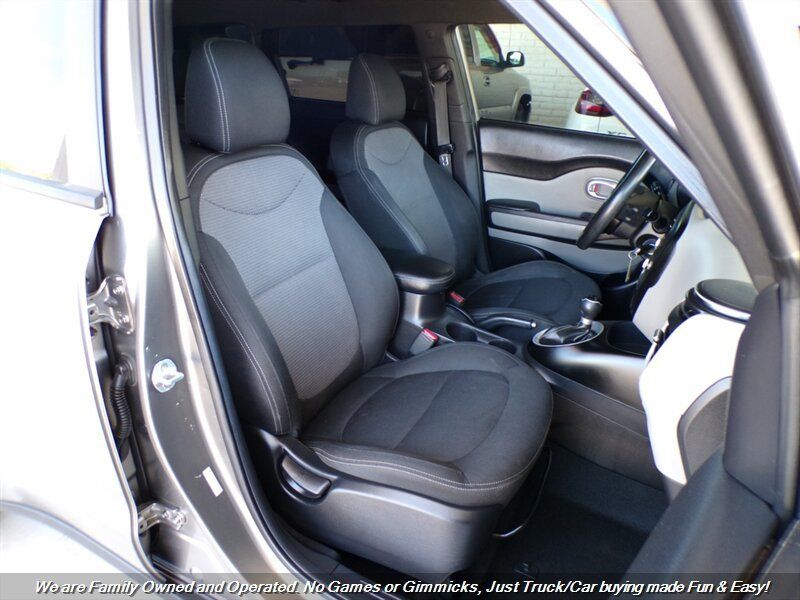 Used 2017 Kia Soul + FWD image 26