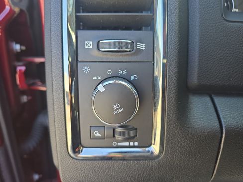 Used 2018 RAM 2500 Laramie w/ Sport Appearance Group AWD/4WD image 26