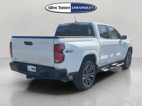 Used 2025 Chevrolet Colorado Z71 AWD/4WD image 4