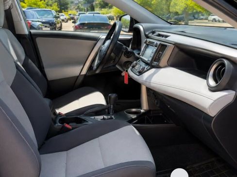 Used 2014 Toyota RAV4 XLE AWD/4WD image 9
