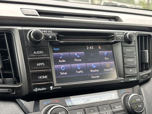 Used 2016 Toyota RAV4 XLE AWD/4WD image 16