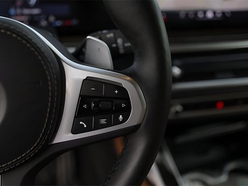 Used 2025 BMW X7 xDrive40i w/ Executive Package image 13