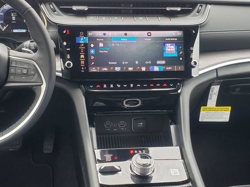 New 2026 Jeep Grand Cherokee Altitude AWD/4WD image 27