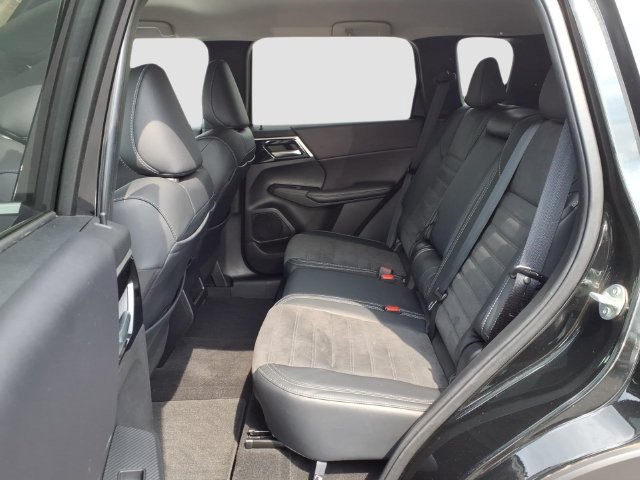 Used 2024 Mitsubishi Outlander SE AWD/4WD image 18
