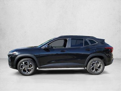 Used 2024 Chevrolet Trax LT w/ Driver Confidence Package FWD image 8