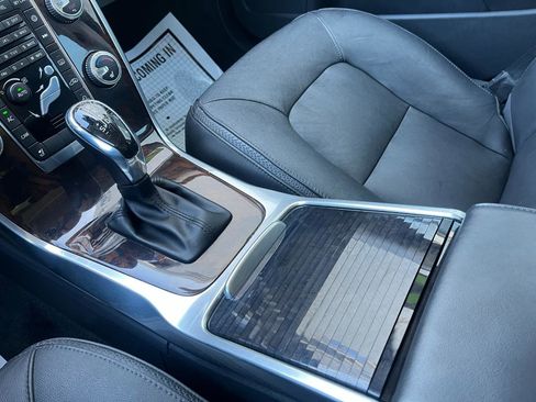 Used 2016 Volvo XC70 T5 Premier w/ Proximity Package AWD/4WD image 31