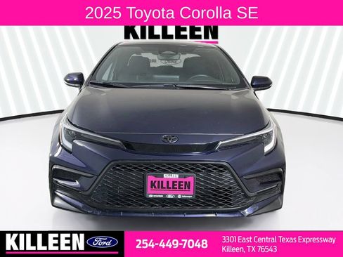 Used 2025 Toyota Corolla SE FWD image 2