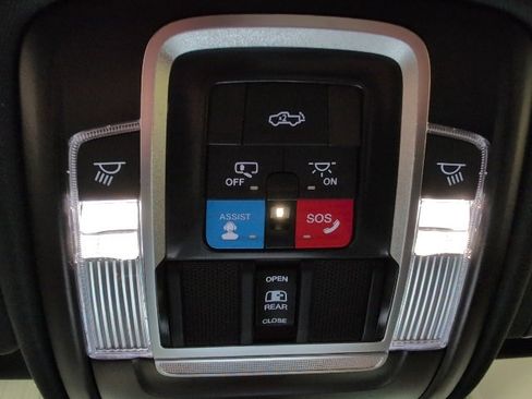 New 2026 RAM 1500 4x4 Crew Cab image 29