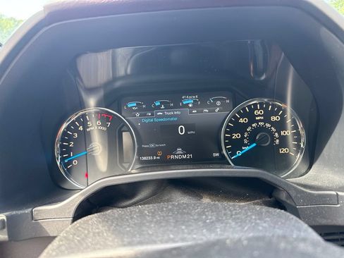 Used 2015 Ford F150 Platinum w/ Equipment Group 701A Luxury AWD/4WD image 12