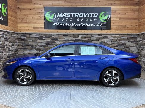Used 2023 Hyundai Elantra Limited w/ Cargo Package FWD image 17