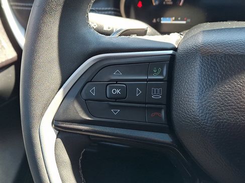 Used 2023 Jeep Grand Cherokee Altitude image 19