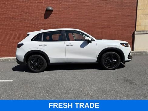 Certified 2024 Honda HR-V LX image 2