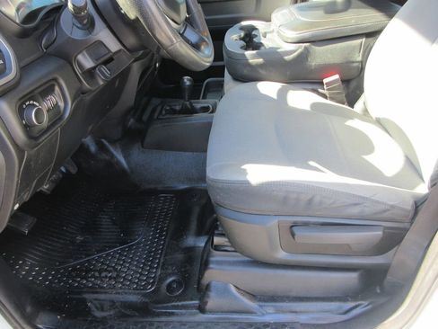 Used 2019 RAM 3500 Tradesman w/ Chrome Appearance Group image 18