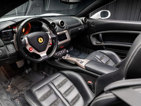 Used 2013 Ferrari California RWD image 53