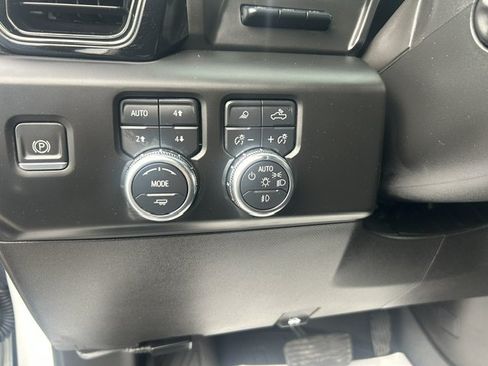Used 2023 GMC Sierra 1500 AT4 w/ Technology Package AWD/4WD image 22