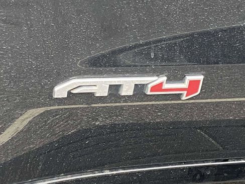 Used 2022 GMC Sierra 1500 AT4 w/ AT4 Premium Package image 11