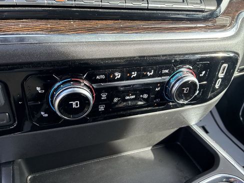 Used 2025 GMC Sierra 1500 Elevation w/ Elevation Premium Package image 17