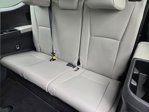 Used 2025 Toyota Grand Highlander AWD Hybrid image 30